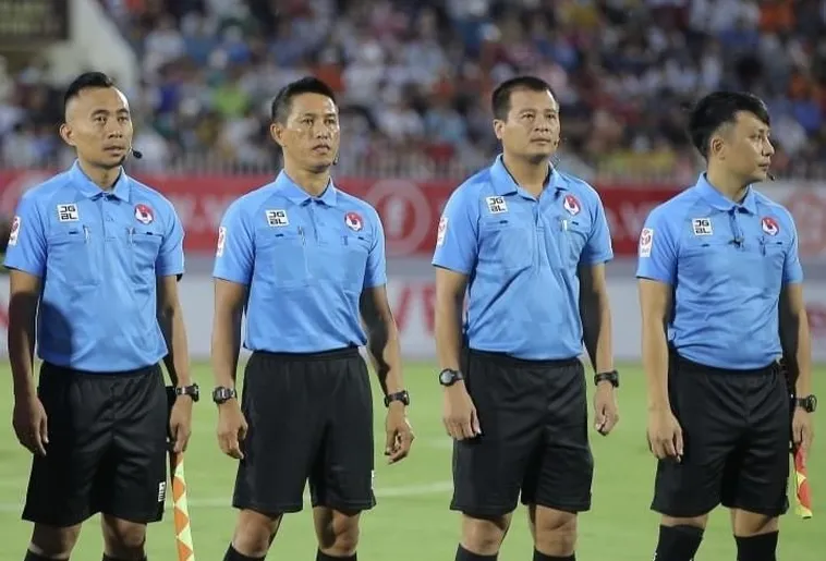 Trợ Lý Trọng Tài Bóng Đá Và Trách Nhiệm Trên Sân Cỏ
